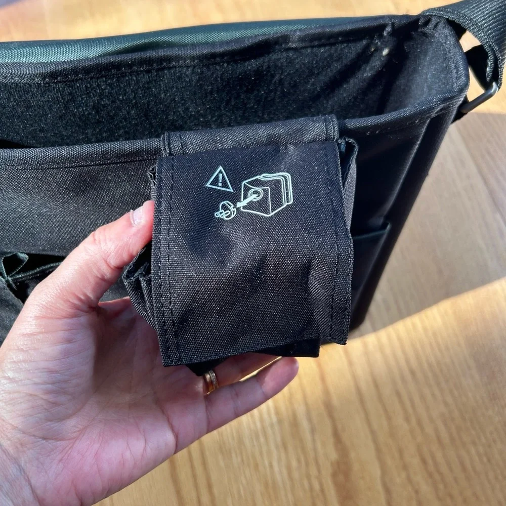 Bose Sound Dock Messenger‎ Bag Carrying Case Black Leather w/ Straps